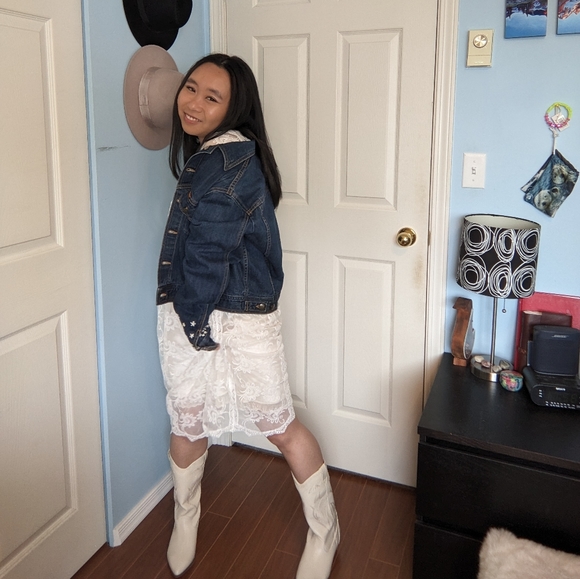 Landlubber Handcrafted Daisy Denim Jacket - Picture 14 of 16